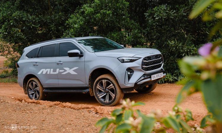 Isuzu mu-X
