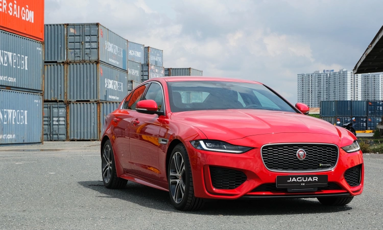Jaguar XE