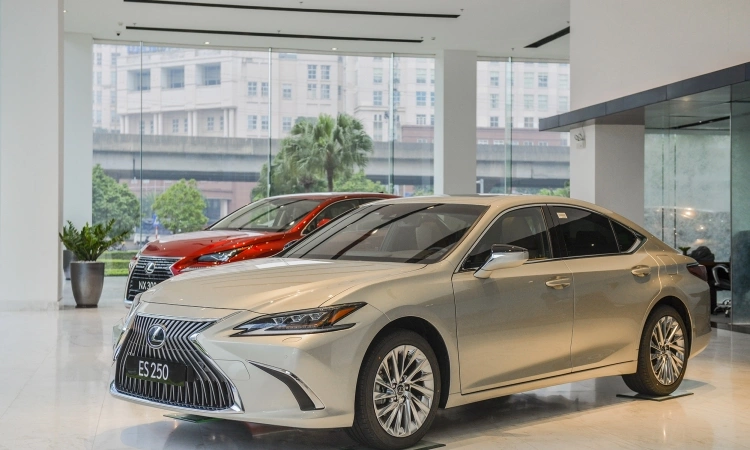 Lexus ES