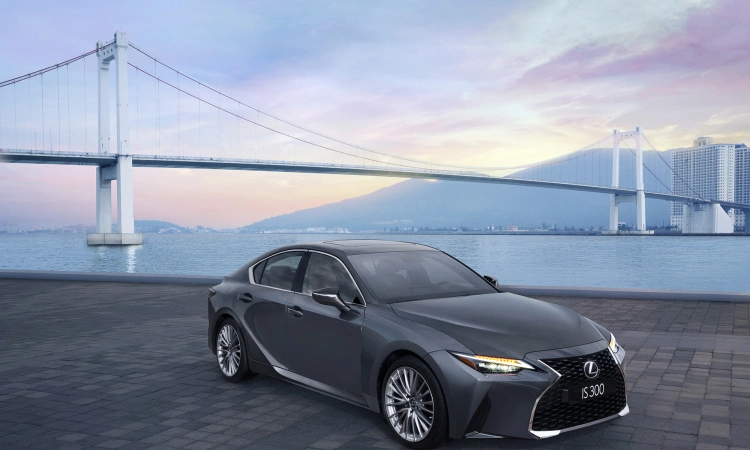 Lexus IS