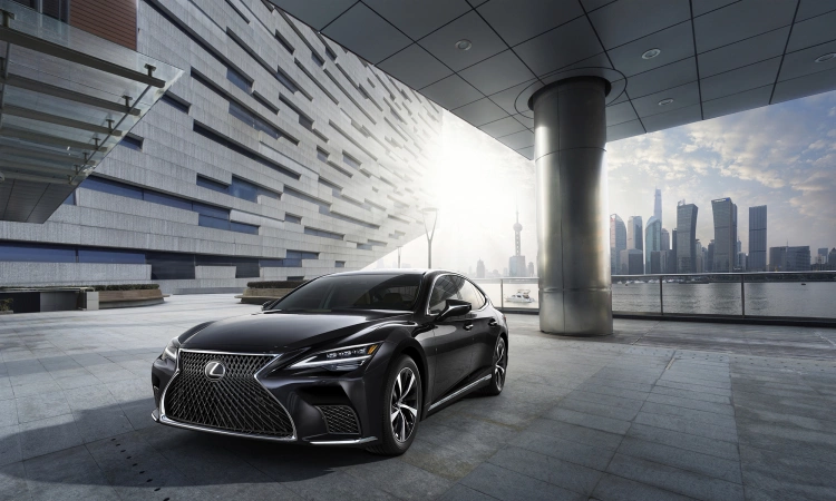 Lexus LS