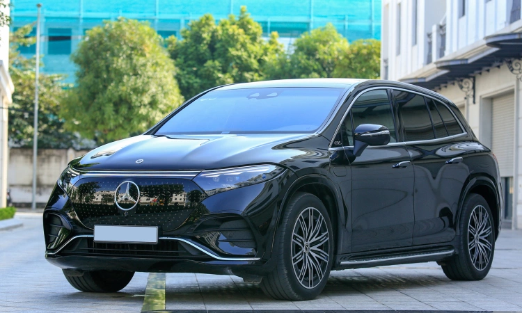 Mercedes EQS SUV