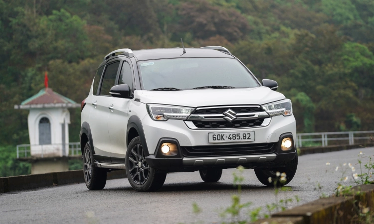 Suzuki XL7